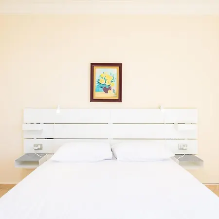 Home2book Amazing Sea Views In El Poris شقة